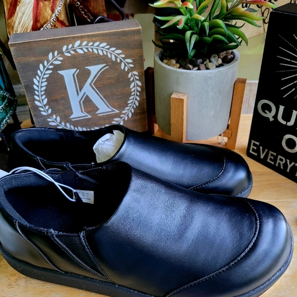 Amazon Essentials Shoes Amazon Essentials Womens Service Shoe Poshmark